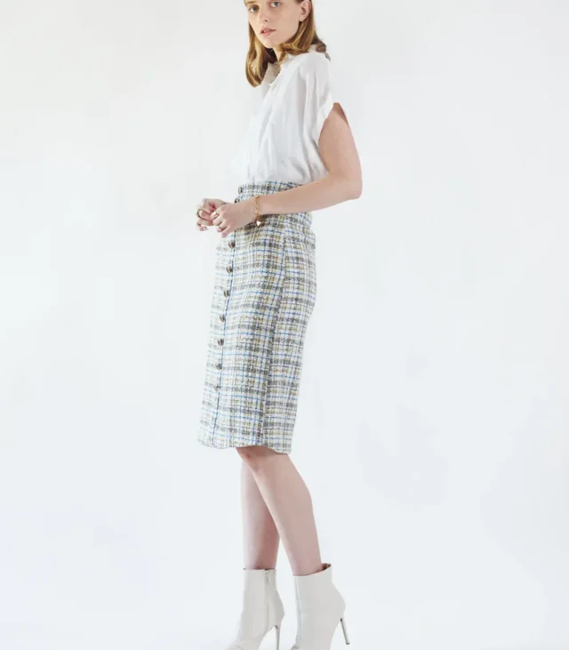 Luxe Plaid Tweed Pencil Skirt - Image 4