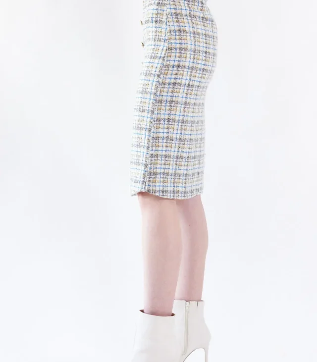 Luxe Plaid Tweed Pencil Skirt - Image 5