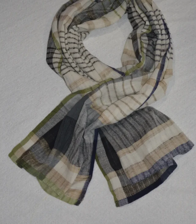 Stylish Hand-Woven Cotton Scarves for a Sophisticated Look | Shop Now - Image 3