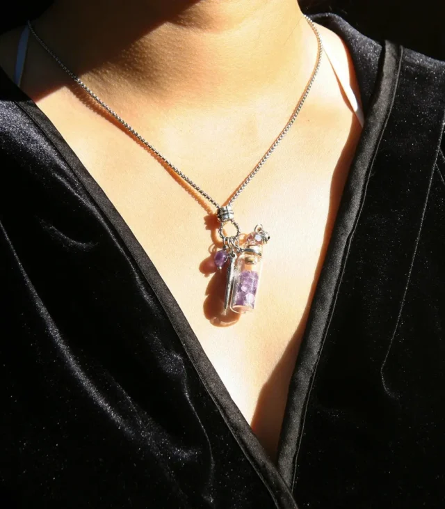 Amethyst Diffusing Necklace | Energy & Healing | Aromatherapy on the Go - Image 2