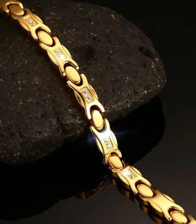 Shop Women's Magnetic Bracelets Gold - Stylish Design with Health Benefits - Image 4